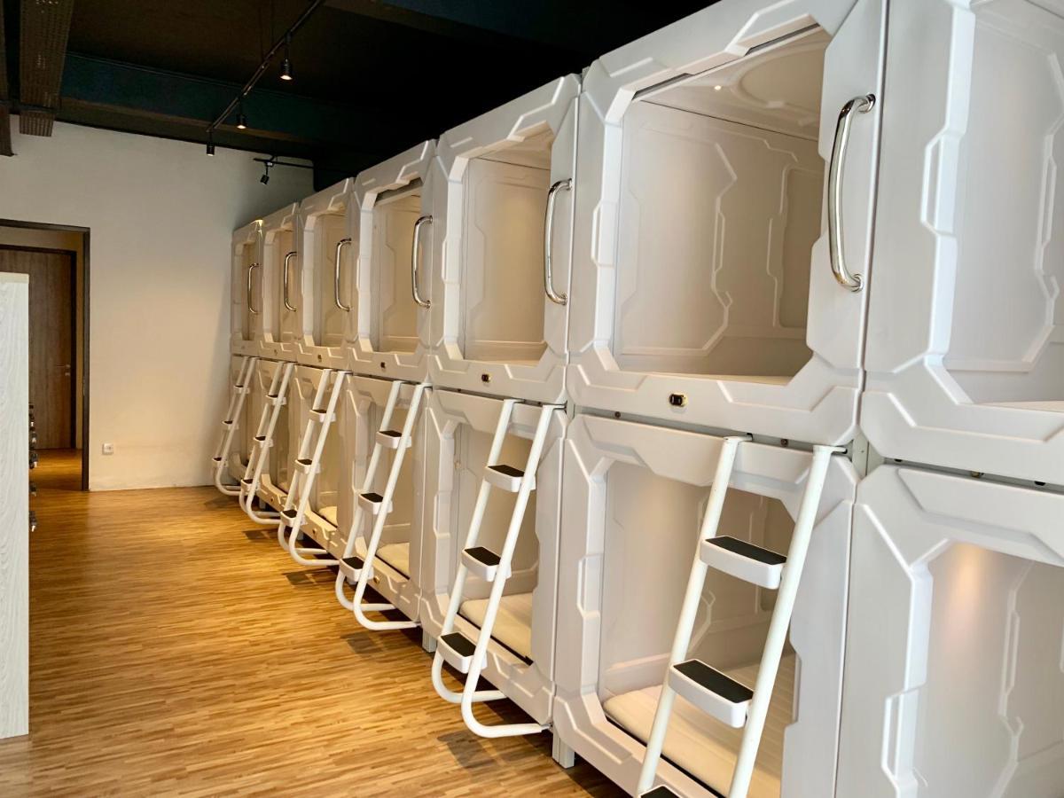 Stay Inn Hostel Джакарта Экстерьер фото